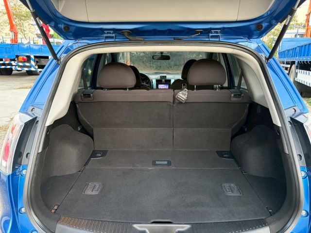 專屬運動化造型設計提點出豐富的運動性格、代步小車首選。  第5張相片