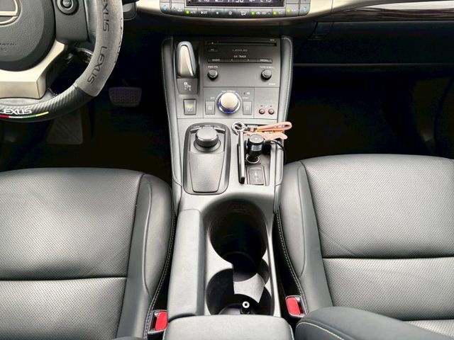 Lexus CT200h 菁英Plus版~LEXUS熱門油電混合小車  第17張相片