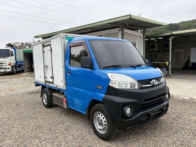 -5度冷藏車，內外乾淨漂亮有前後行車紀錄器，已認證完成還有五大系統保固有保固買的安心用的放心，做生意賺錢好夥伴~!  第3張相片