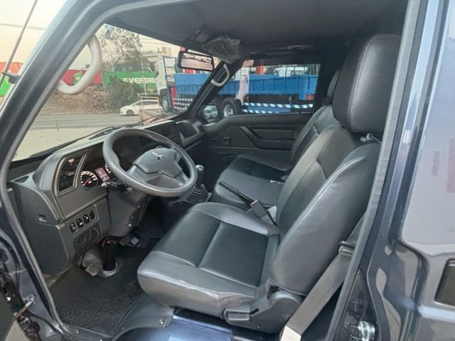 透氣皮椅、原廠前後行車紀錄器+倒車顯影，內外乾淨漂亮！新里程低得力助手賺錢發財好朋友~  第9張相片