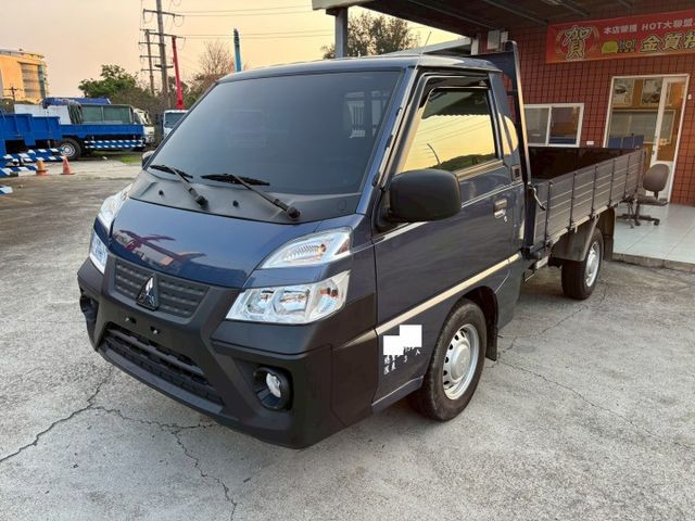 原廠前後行車紀錄器+倒車顯影，內外乾淨漂亮！賺錢發財好朋友~  第1張相片