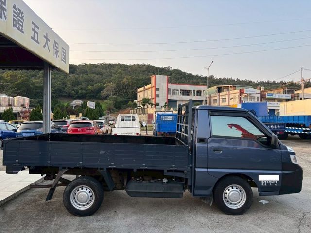 原廠前後行車紀錄器+倒車顯影，內外乾淨漂亮！賺錢發財好朋友~  第6張相片