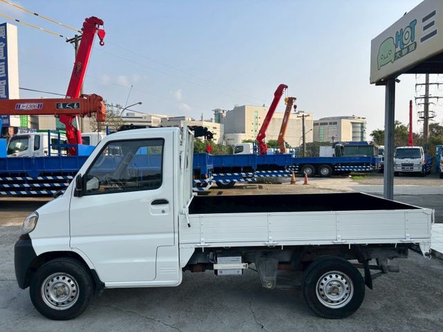 平均年跑9千公里好用發財車，內外整潔乾淨漂亮!!  第2張相片