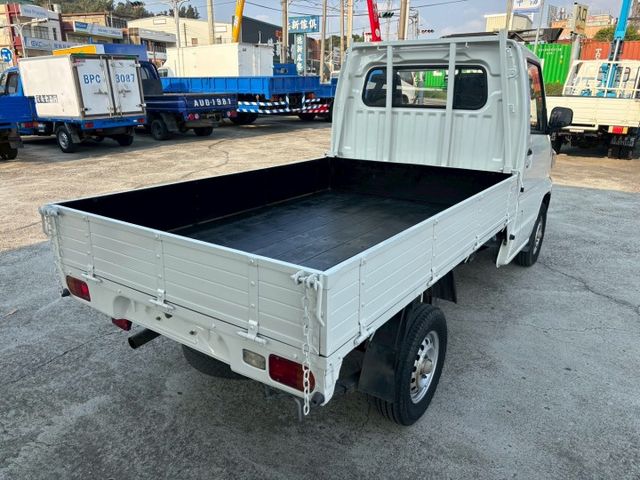 平均年跑9千公里好用發財車，內外整潔乾淨漂亮!!  第5張相片