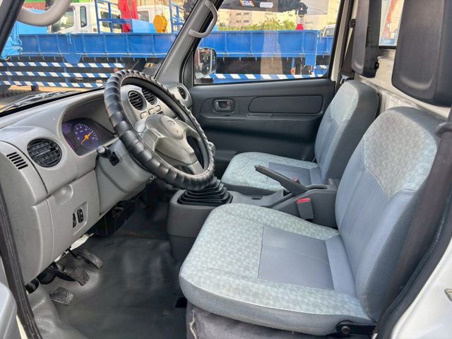 平均年跑9千公里好用發財車，內外整潔乾淨漂亮!!  第11張相片