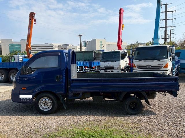 2.5升CRDi 柴油渦輪增壓引擎，能提供強勁的低轉速扭力，非常適合負重起步與山路運輸，且具備優異的省油表現  第2張相片