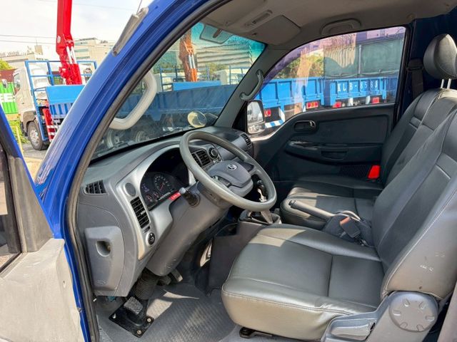 2.5升CRDi 柴油渦輪增壓引擎，能提供強勁的低轉速扭力，非常適合負重起步與山路運輸，且具備優異的省油表現  第9張相片