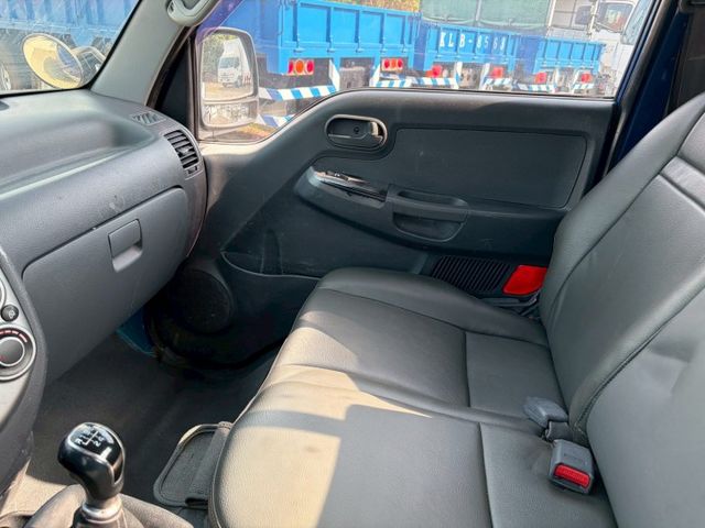 2.5升CRDi 柴油渦輪增壓引擎，能提供強勁的低轉速扭力，非常適合負重起步與山路運輸，且具備優異的省油表現  第11張相片