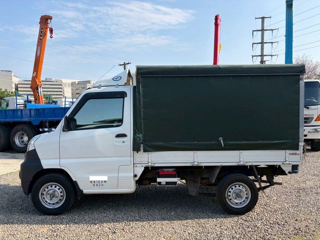 自排發財車！！有雙安、盲點偵測、循跡防滑、抬頭顯示、方向盤快控、定速巡航、胎壓顯示、前後行車紀錄器、倒車顯影。  第2張相片