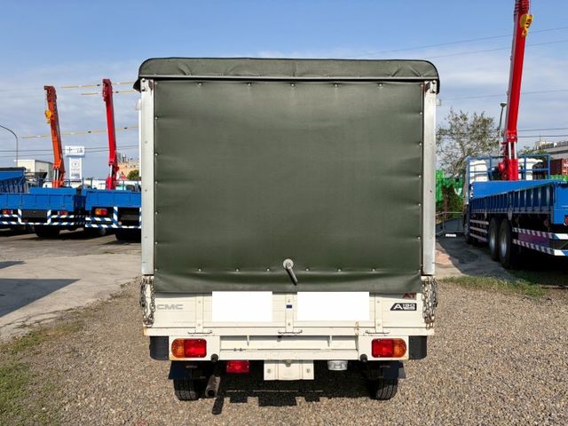 自排發財車！！有雙安、盲點偵測、循跡防滑、抬頭顯示、方向盤快控、定速巡航、胎壓顯示、前後行車紀錄器、倒車顯影。  第4張相片