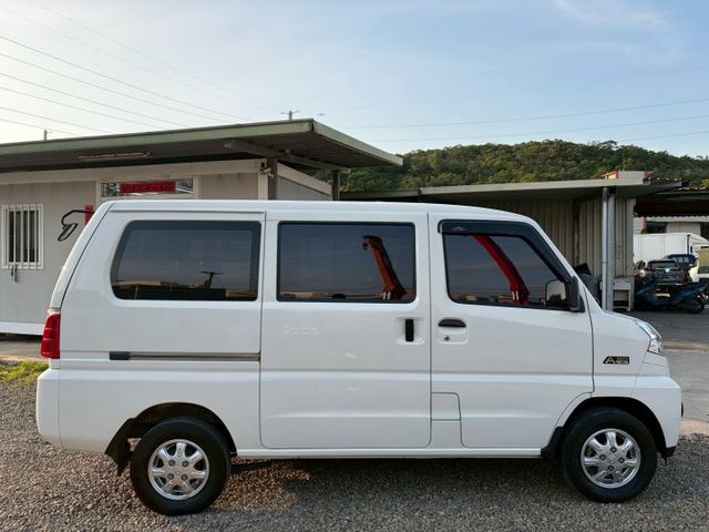 稀有自排八人座廂車！  第6張相片