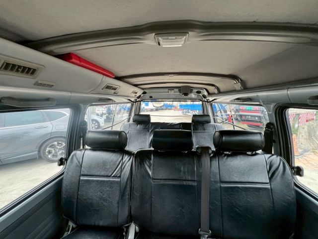 全原廠保養!載人載貨做生意好方便、賺錢好幫手 內外乾淨漂亮，想要露營、車泊全方位達成  第14張相片