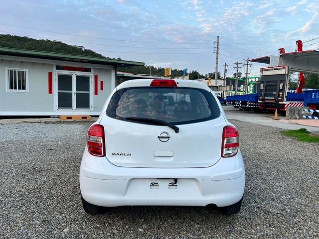 同級車中最小4.5公尺迴轉半徑，前衛可愛的外觀造型  第6張相片