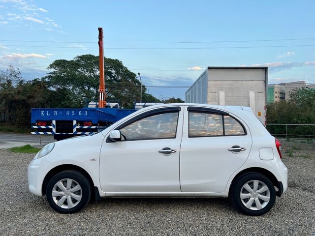 同級車中最小4.5公尺迴轉半徑，前衛可愛的外觀造型  第8張相片