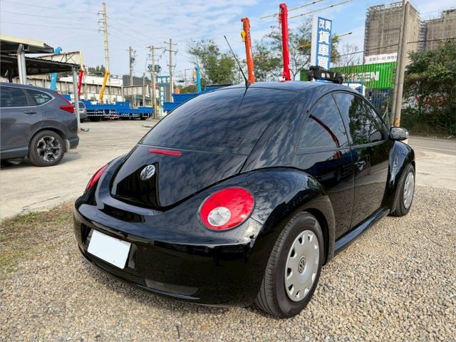 福斯經典時尚小車、金龜車，稀有黑色經典收藏，車況好氣氛佳、內外乾淨漂亮、歡迎鑑賞。  第5張相片