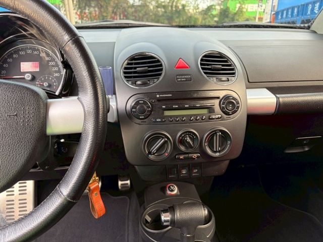 福斯經典時尚小車、金龜車，稀有黑色經典收藏，車況好氣氛佳、內外乾淨漂亮、歡迎鑑賞。  第15張相片