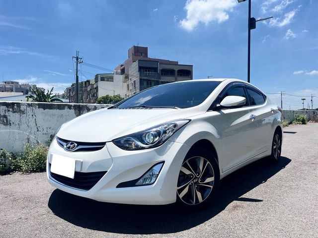 HYUNDAI現代 ELANTRA  第3張相片