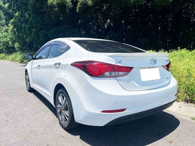 HYUNDAI現代 ELANTRA  第4張相片