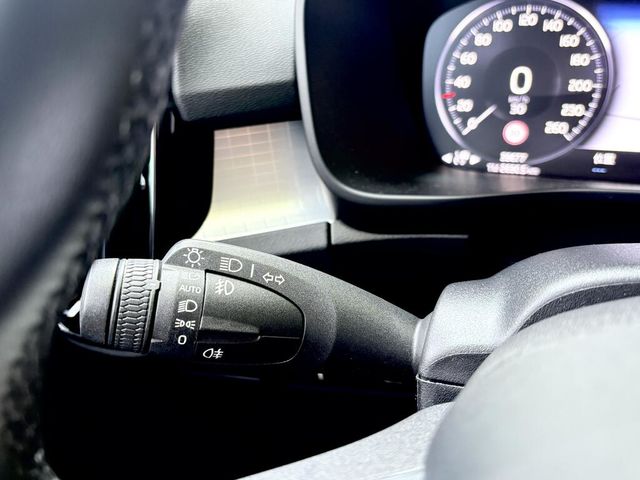 VOLVO富豪 XC40  第18張相片