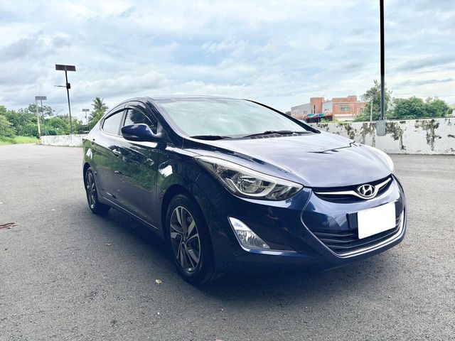 HYUNDAI現代 ELANTRA  第3張相片