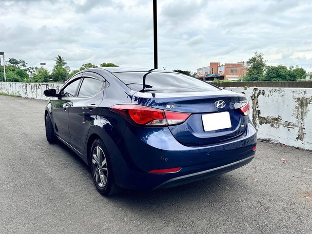 HYUNDAI現代 ELANTRA  第4張相片