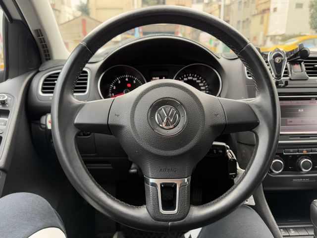 VOLKSWAGEN福斯 GOLF  第15張相片