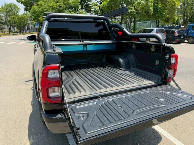TOYOTA豐田 HILUX  第4張相片