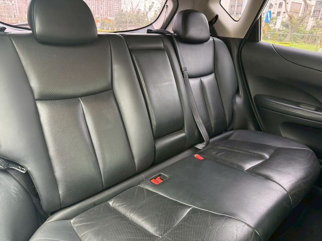 NISSAN日產 TIIDA  第10張相片