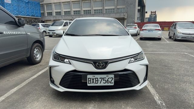 TOYOTA豐田 ALTIS  第1張相片