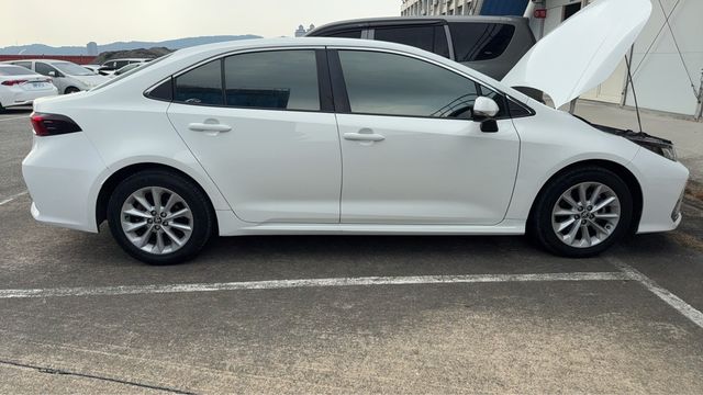 TOYOTA豐田 ALTIS  第4張相片