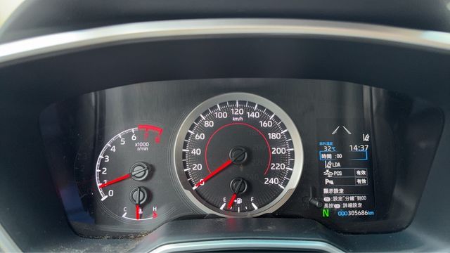 TOYOTA豐田 ALTIS  第6張相片