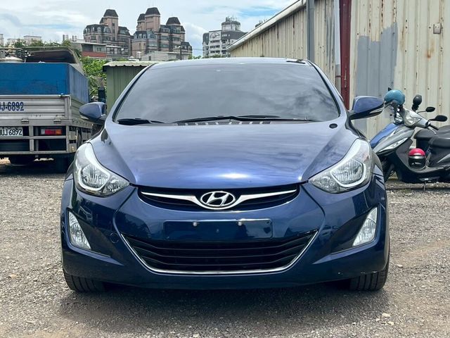 HYUNDAI現代 ELANTRA  第3張相片