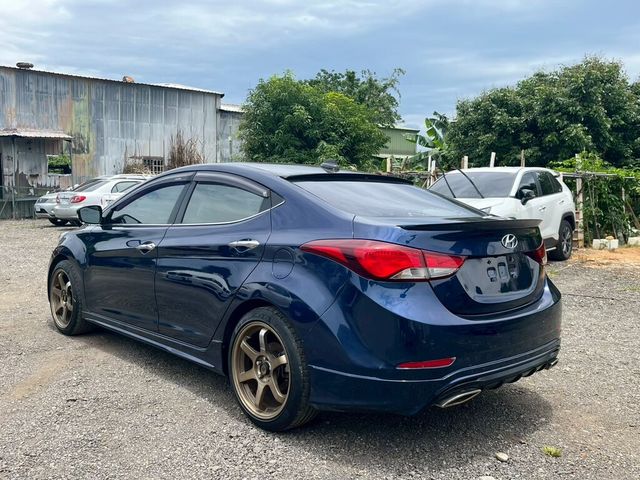 HYUNDAI現代 ELANTRA  第6張相片