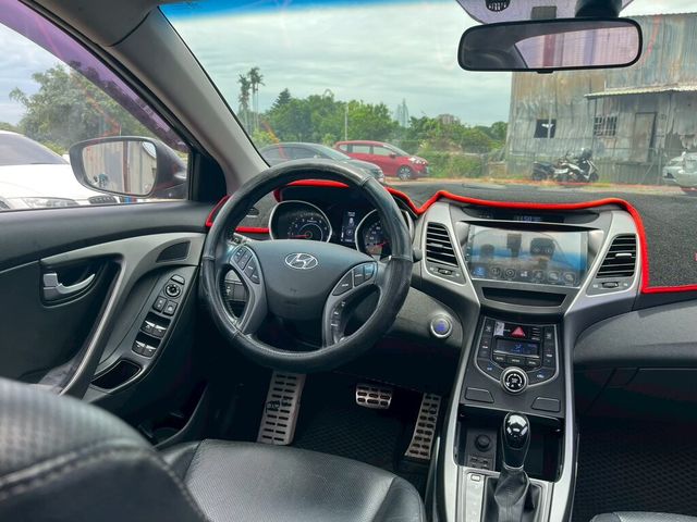 HYUNDAI現代 ELANTRA  第11張相片
