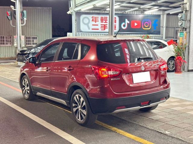 『SX4 GLX』｜免鑰匙｜摸門解鎖｜定速巡航｜巡跡防滑｜盲點偵測｜倒車顯影｜盲點偵測｜衛星導航｜恆溫空調｜  第2張相片