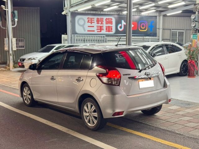 『 YARIS 豪華版』｜免鑰匙｜摸門解鎖｜胎壓顯示｜胎壓偵測｜影音安卓機｜恆溫空調｜  第3張相片