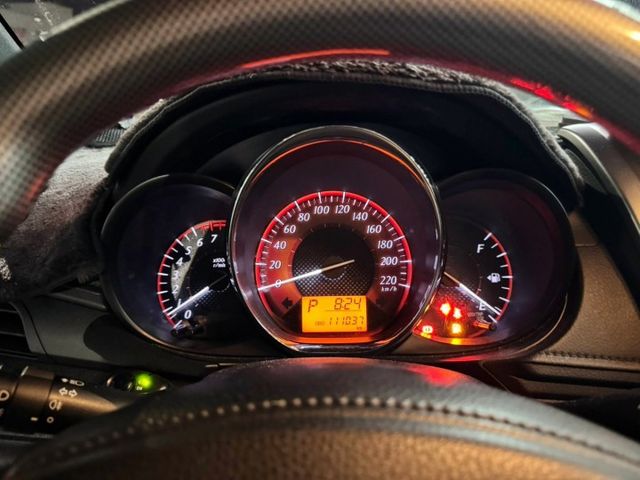 『 YARIS 豪華版』｜免鑰匙｜摸門解鎖｜胎壓顯示｜胎壓偵測｜影音安卓機｜恆溫空調｜  第9張相片