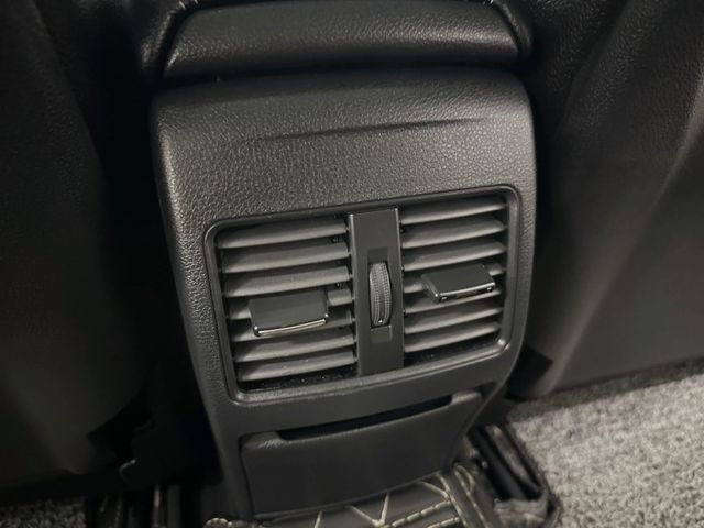 『 GLA250 AMG』｜定速巡航｜巡跡防滑｜CarPlay｜雙區恆溫空調｜電動天窗｜電動尾門  第14張相片