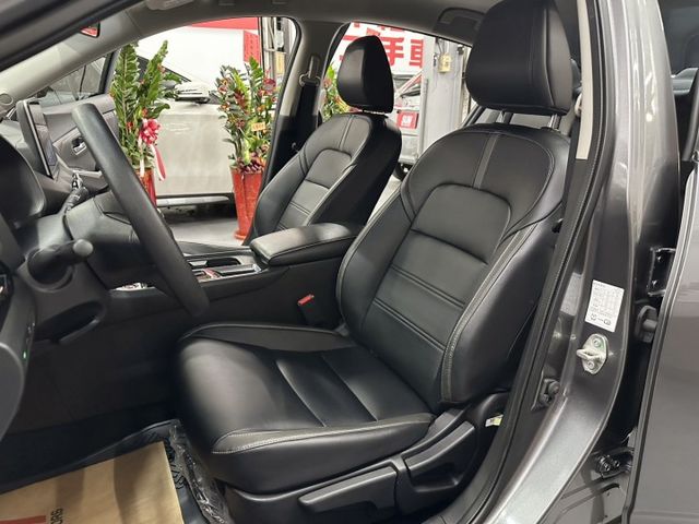 『SENTRA 尊爵版』｜ACC跟車｜摸門解鎖｜免鑰匙｜車道偏移輔助｜車道循跡輔助｜盲點偵測｜360度環景｜  第7張相片