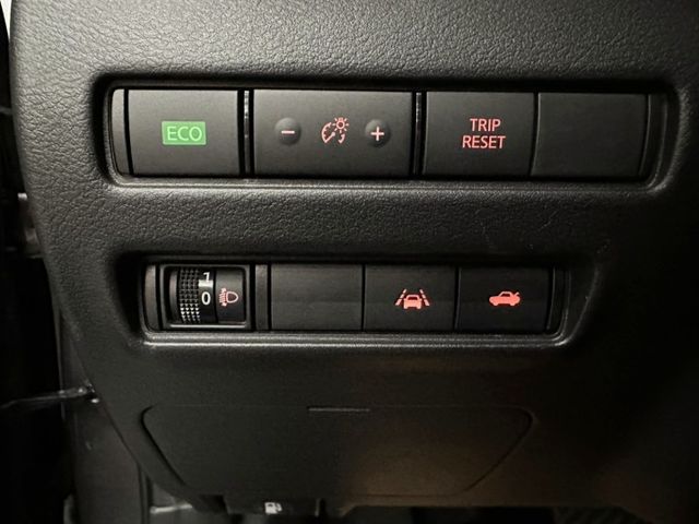 『SENTRA 尊爵版』｜ACC跟車｜摸門解鎖｜免鑰匙｜車道偏移輔助｜車道循跡輔助｜盲點偵測｜360度環景｜  第11張相片