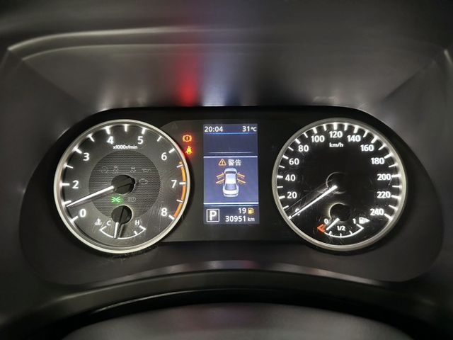 『SENTRA 尊爵版』｜ACC跟車｜摸門解鎖｜免鑰匙｜車道偏移輔助｜車道循跡輔助｜盲點偵測｜360度環景｜  第18張相片