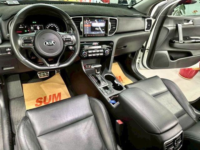 『SPORTAGE GT-LINE版』｜定速巡航｜摸門解鎖｜免鑰匙｜電子手剎車｜盲點偵測｜電動尾門｜電動天窗｜  第6張相片