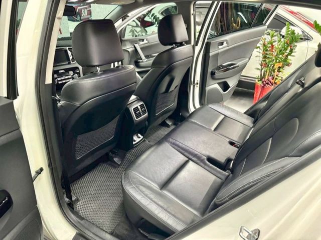 『SPORTAGE GT-LINE版』｜定速巡航｜摸門解鎖｜免鑰匙｜電子手剎車｜盲點偵測｜電動尾門｜電動天窗｜  第8張相片