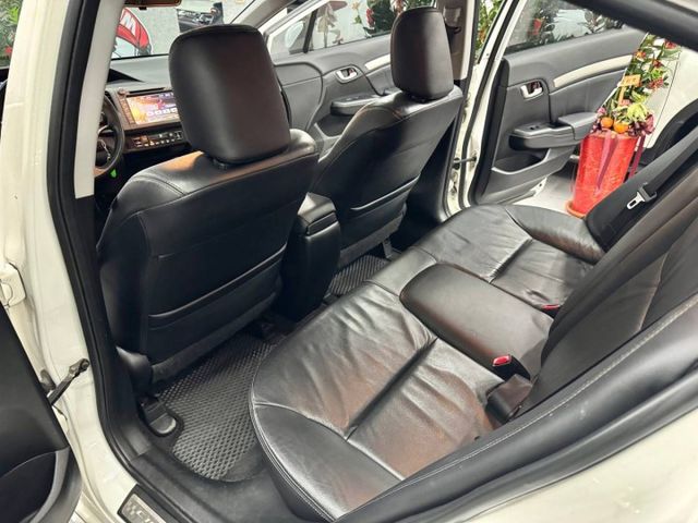 『CIVIC VTI-S版』『｜定速巡航｜電動天窗｜影音主機｜倒車顯影｜換檔撥片｜電折後視鏡｜  第8張相片