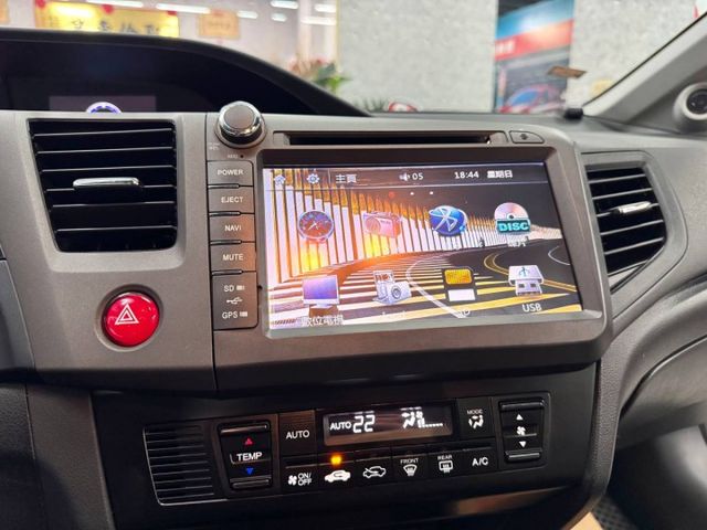 『CIVIC VTI-S版』『｜定速巡航｜電動天窗｜影音主機｜倒車顯影｜換檔撥片｜電折後視鏡｜  第9張相片