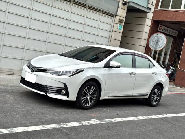 『ALTIS 經典版』｜免鑰匙啟動｜摸門解鎖｜定速巡航｜循跡防滑｜影音主機｜Apple Carplay｜360環景｜  第2張相片