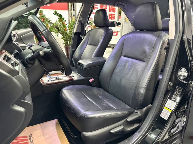 『CAMRY 經典版』｜影音主機｜倒車顯影｜後座出風口｜雙區恆溫空調｜抬頭顯示器｜  第7張相片
