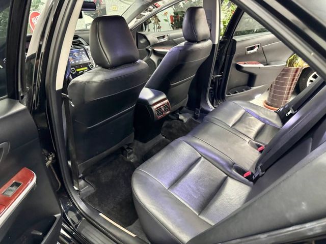 『CAMRY 經典版』｜影音主機｜倒車顯影｜後座出風口｜雙區恆溫空調｜抬頭顯示器｜  第8張相片