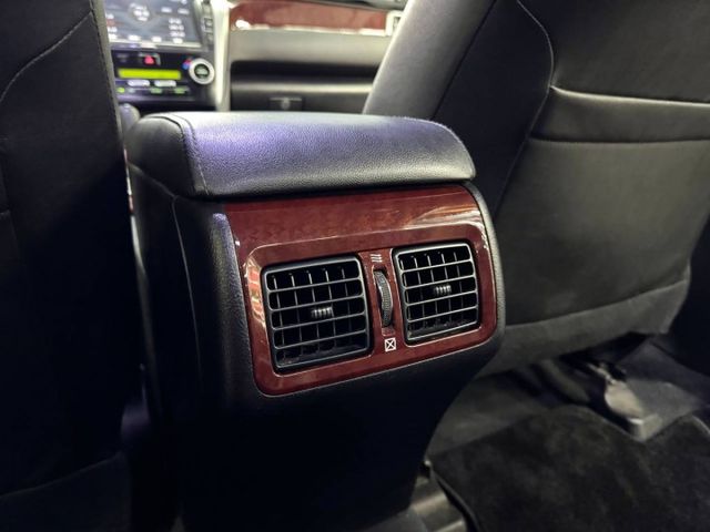 『CAMRY 經典版』｜影音主機｜倒車顯影｜後座出風口｜雙區恆溫空調｜抬頭顯示器｜  第13張相片