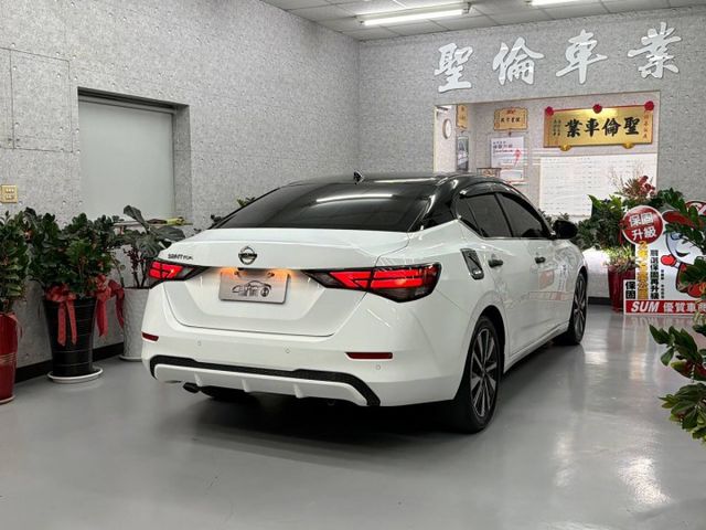 『SENTRA 尊爵智駕版』｜ACC跟車｜免鑰匙｜盲點偵測｜影音主機｜Apple Carplay｜抬頭顯示器｜360環景  第4張相片